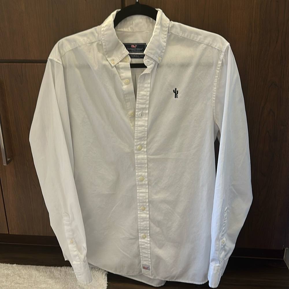 Men’s Vineyard Vines dress shirt